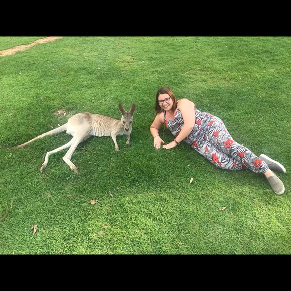 Meet your Posher, Taylor - Picture 2 of 3